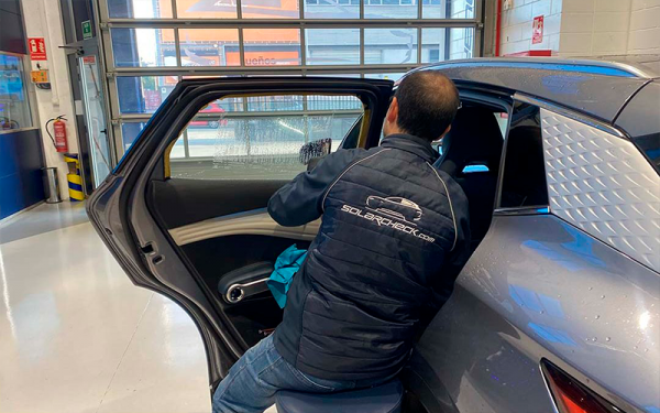 Solarcheck agiliza el proceso de tintado de lunas
